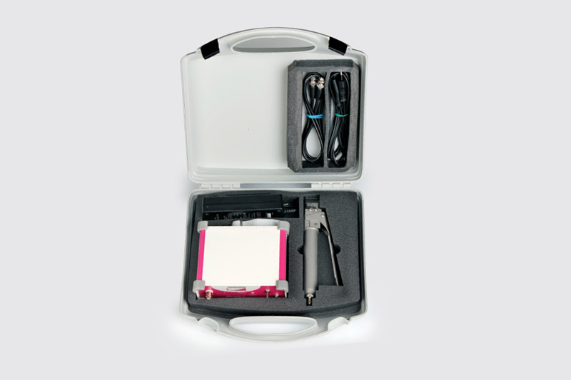 Compact, safe and secure transport case